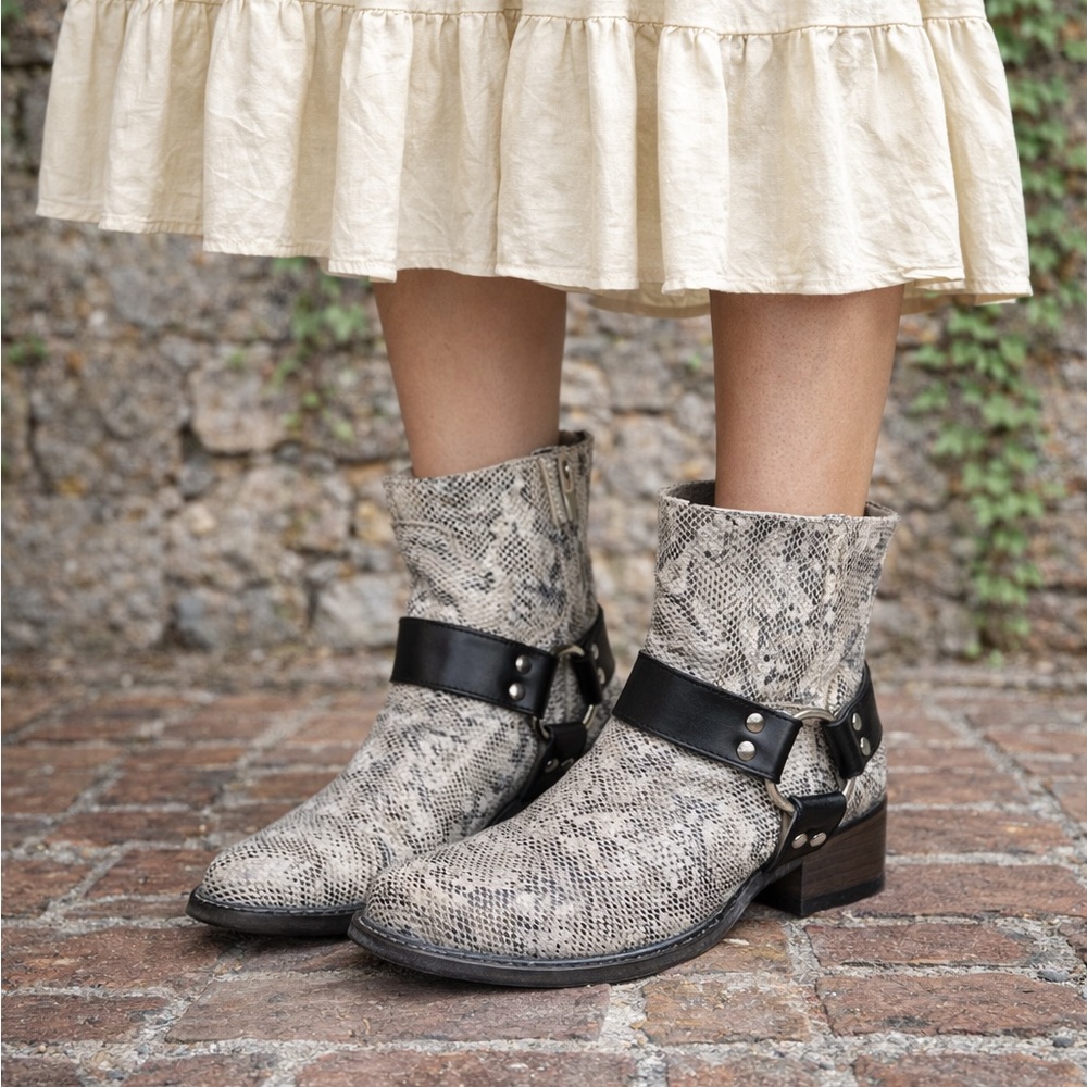 FREEBIRD Santiago Snake Leather Harness Boots, 7